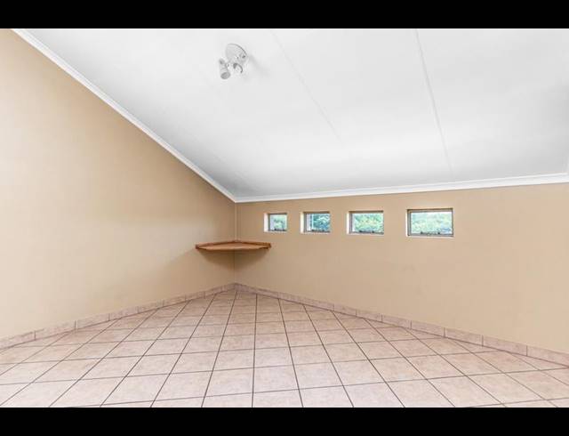 3 BEDROOM APARTMENT FOR SALE IN VORNA VALLEY